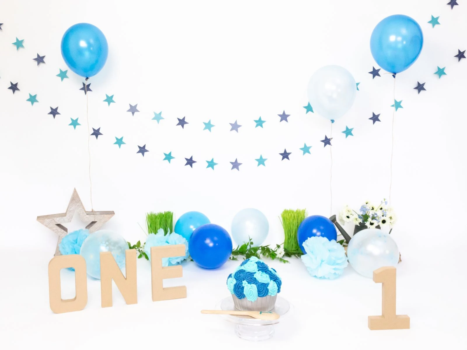 Boy blue cake smash theme setup