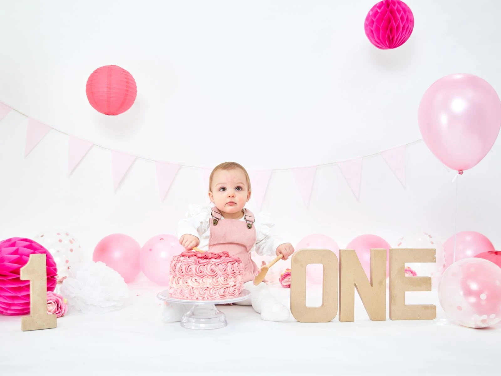 Girl cake smash pink theme setup