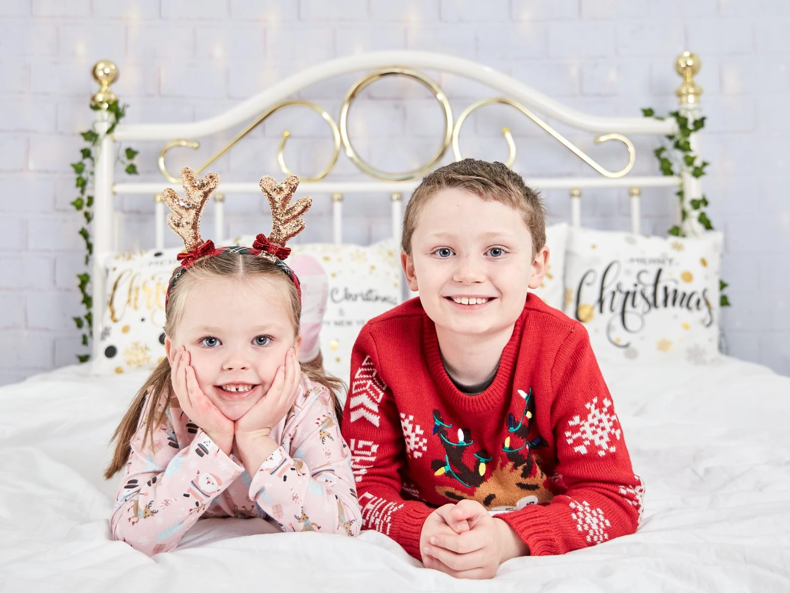 Sibling Christmas mini festive bed setup